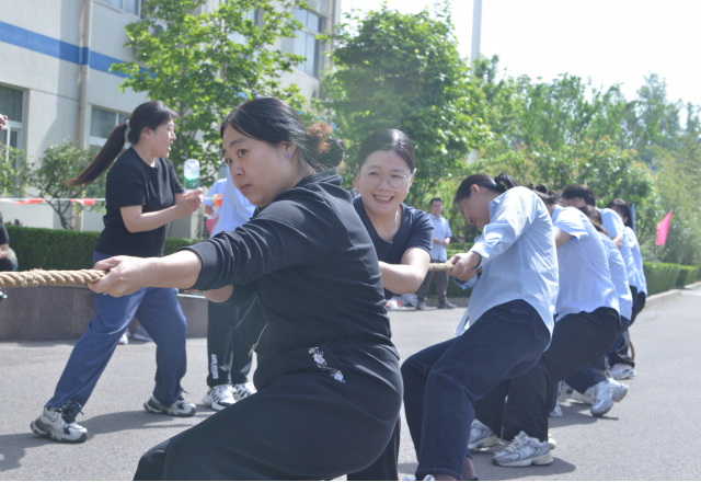 迎五一，展風(fēng)采——新風(fēng)光第二十一屆春季運(yùn)動(dòng)會(huì)召開